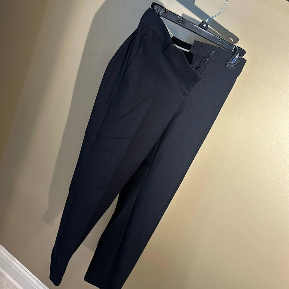 Ann Taylor ankle length pants. Black.